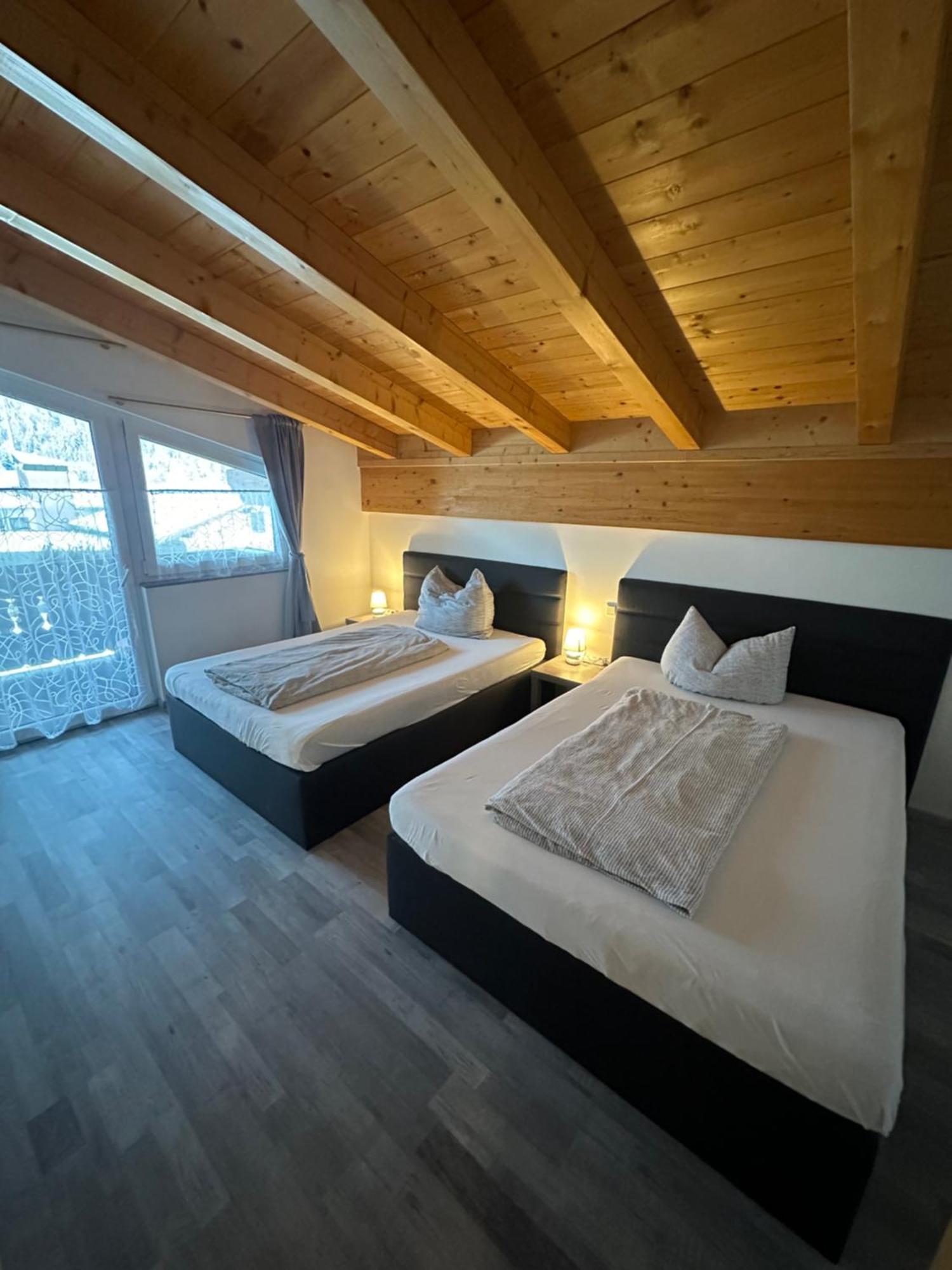 Leo Apart 1 Radfeld ภายนอก รูปภาพ